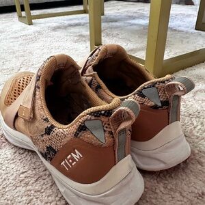 Tiem cycling shoes with clips